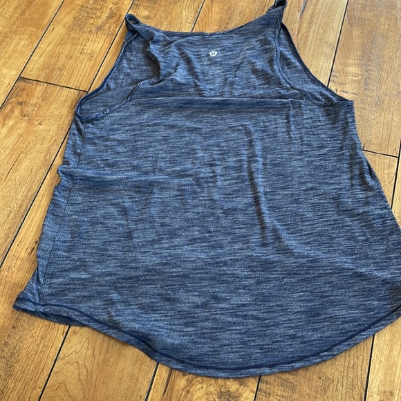 LULULEMON do the twist tank - Picture 10 of 14
